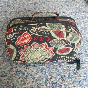 Vera Bradley Makeup Bag - Nomadic Floral Pattern